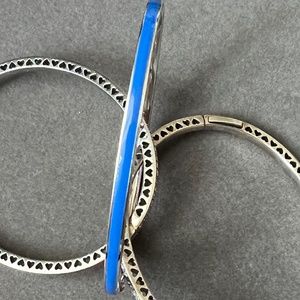 Pandora Sterling Silver S925 ALE 2 Radiant Hearts Blue Enamel Bangle 590537
